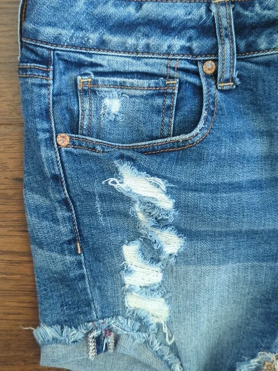 American Eagle Jean Shorts Tomgirl Stretch Size 2 - Size 6 Distressed - Picture 6 of 12